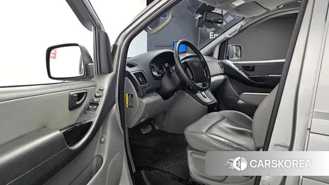 Hyundai The New Grand Starex 2018 Серебряный из Кореи, фото 2