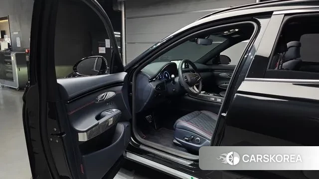 Genesis GV70 2022 Черный из Кореи, фото 2