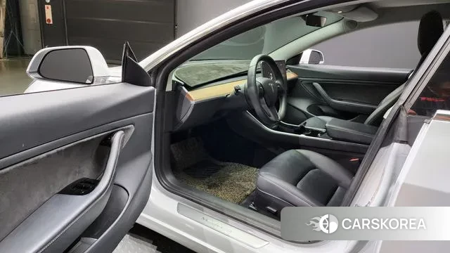 Tesla Model 3 2020 Белый из Кореи, фото 2