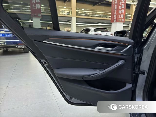 BMW 5 series (imported) 2021 Темно-серый из Китая, фото 2