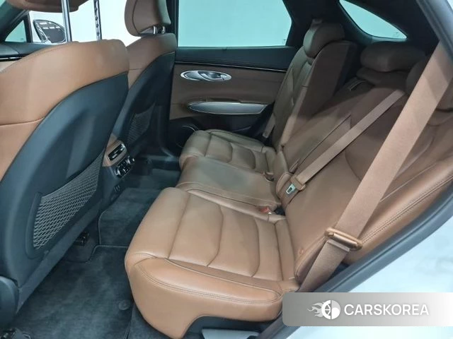 Genesis GV70 2023 Белый из Кореи, фото 2