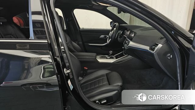 BMW 3 Series (G20) 2021 Черный из Кореи, фото 2
