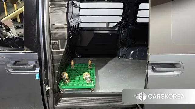 Hyundai Staria 2023 Серый из Кореи, фото 2