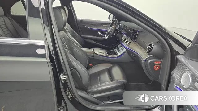 Mercedes-Benz E-Class W213 2020 Черный из Кореи, фото 2