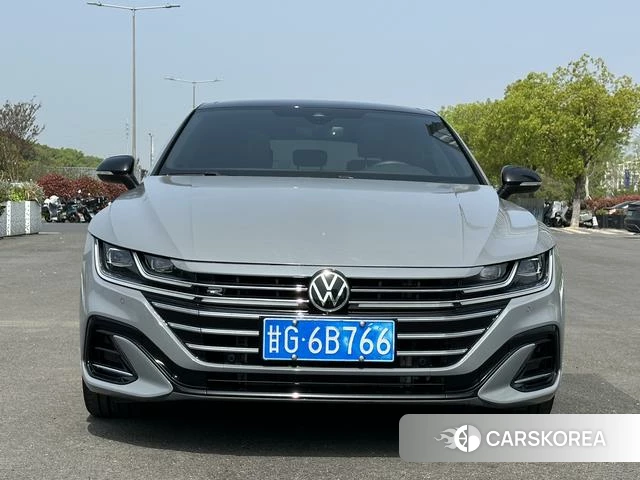 Volkswagen CC 2022 Серебристо-серый из Китая, фото 2