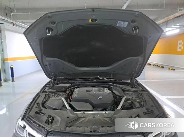 BMW 5 Series (G30) 2021 Серебристо-серый из Кореи, фото 2