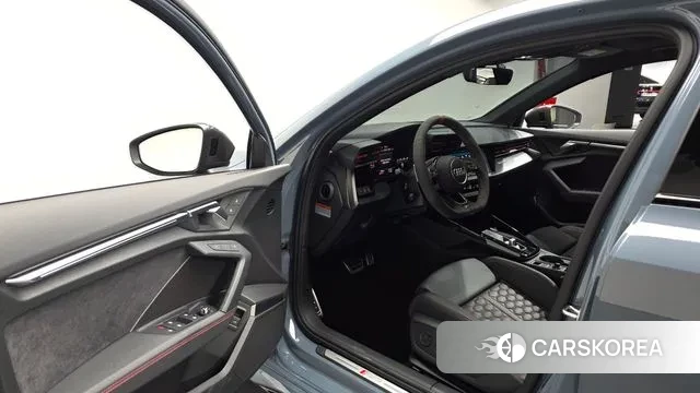 Audi RS3 (8Y) 2023 Серебристо-серый из Кореи, фото 2