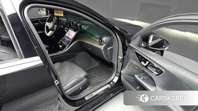 Mercedes-Benz C-Class W206 2024 Черный из Кореи, фото 2