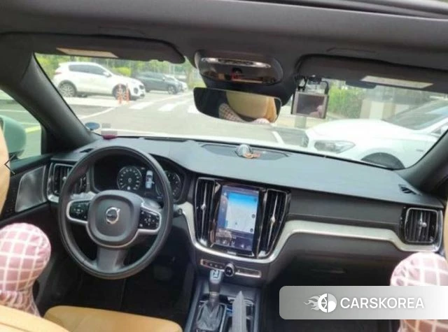Volvo V60 Cross-Country 2nd Generation 2019 Белый из Кореи, фото 2