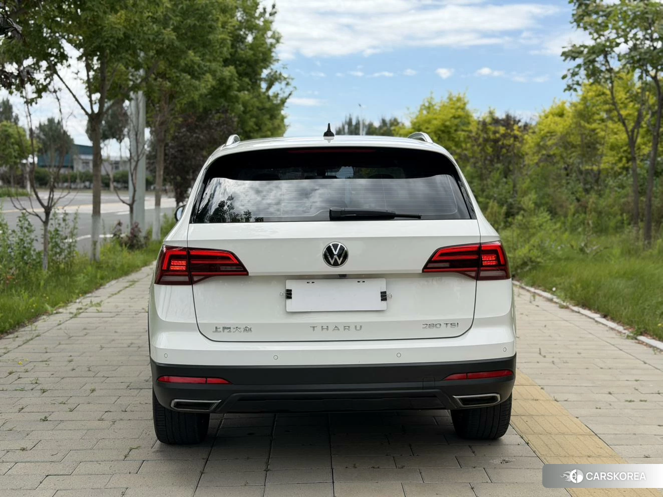 Volkswagen Tharu 2022 Белый из Китая, фото 2