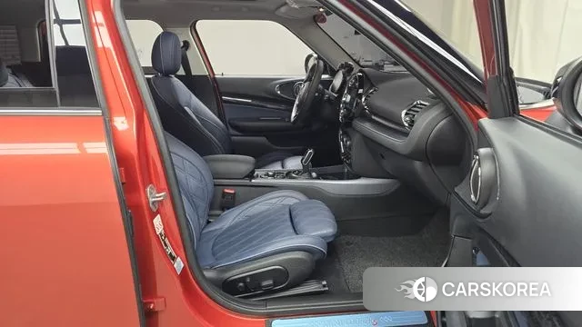 Mini Cooper S Clubman 2023 Красный из Кореи, фото 2