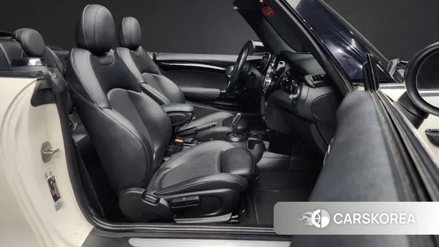 Mini Cooper Convertible 2022 Жемчужный цвет из Кореи, фото 2