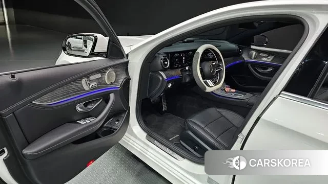 Mercedes-Benz E-Class W213 2022 Белый из Кореи, фото 2