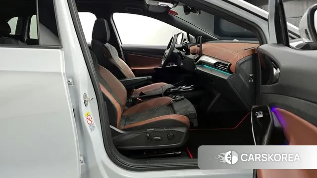 Volkswagen ID.4 2023 Белый из Кореи, фото 2