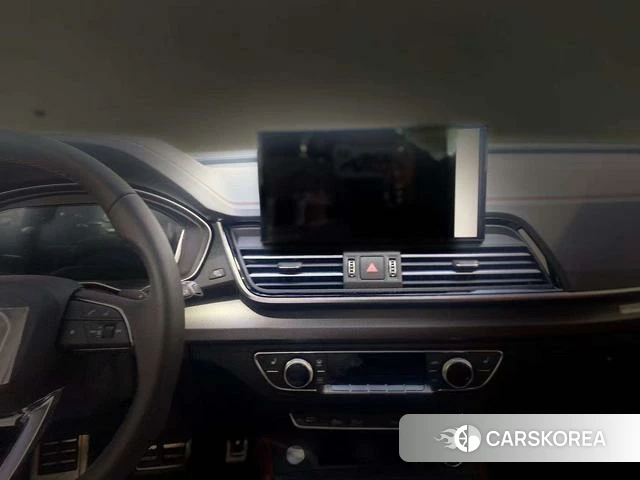 Audi Q5L 2025 Темно-серый из Китая, фото 2