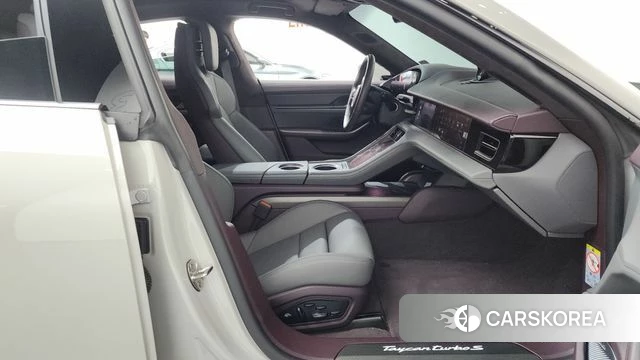Porsche Taycan 2021 Серый из Кореи, фото 2