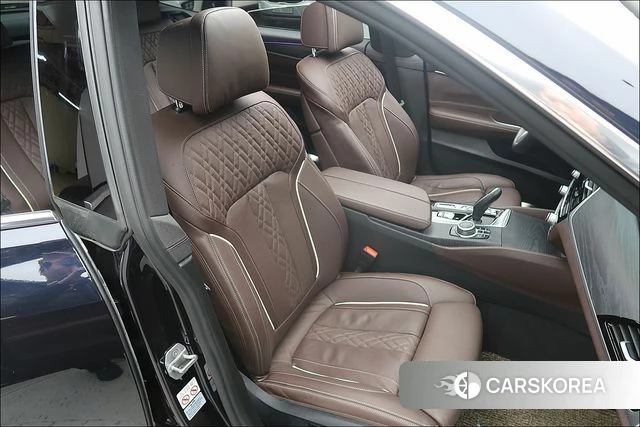 BMW 6 Series GT (G32) 2022 Черный из Кореи, фото 2