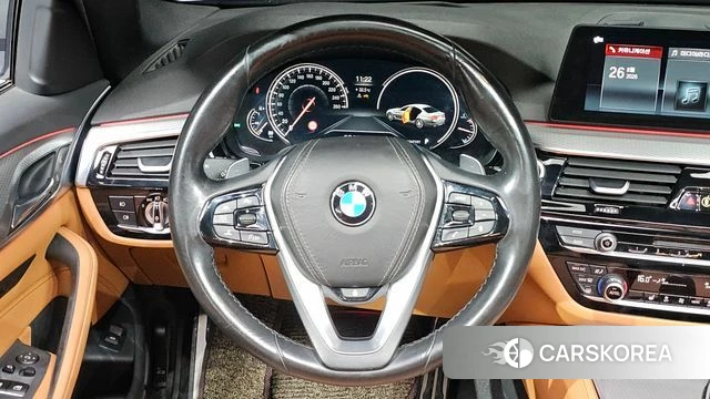 BMW 5 Series (G30) 2018 Серый из Кореи, фото 2
