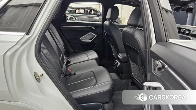 Audi Q3 (F3) 2022 Белый из Кореи, фото 2