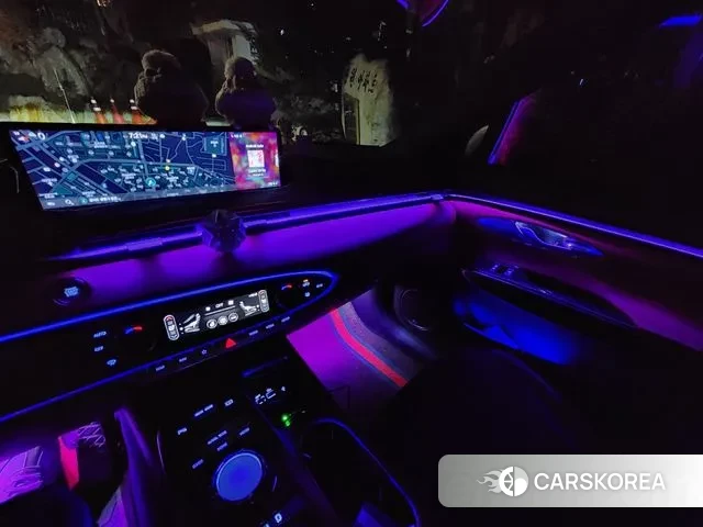 Genesis GV70 2021 Белый из Кореи, фото 2