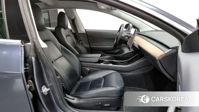 Tesla Model 3 2020 Серый из Кореи, фото 2