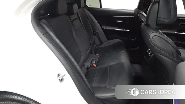 Mercedes-Benz C-Class W206 2024 Белый из Кореи, фото 2