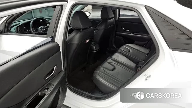 Hyundai Avante Hybrid (CN7) 2022 Белый из Кореи, фото 2