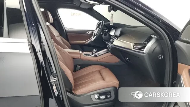 BMW X6 (G06) 2023 Черный из Кореи, фото 2