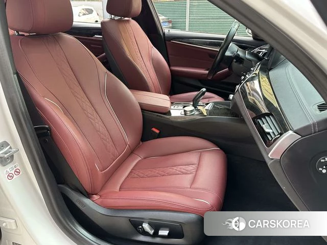 BMW 5 series 2021 Белый из Китая, фото 2