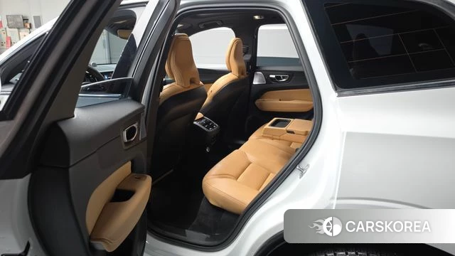 Volvo XC60 second Generation 2019 Белый из Кореи, фото 2