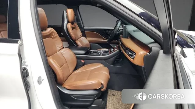 Lincoln Aviator 2nd generation 2021 Белый из Кореи, фото 2
