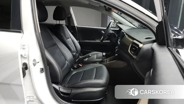 Kia Stonic 2018 Белый из Кореи, фото 2