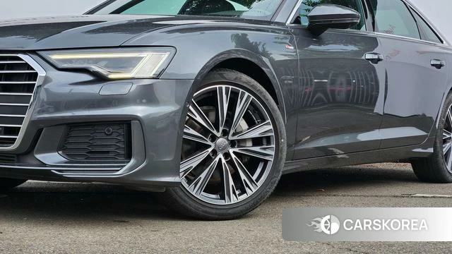 Audi A6L 2020 Темно-серый из Китая, фото 2