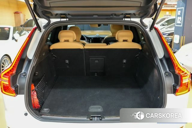 Volvo XC60 second Generation 2023 Белый из Кореи, фото 2