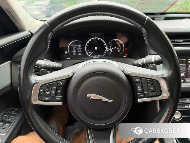 Jaguar XF (X260) 2019 Черный из Кореи, фото 2