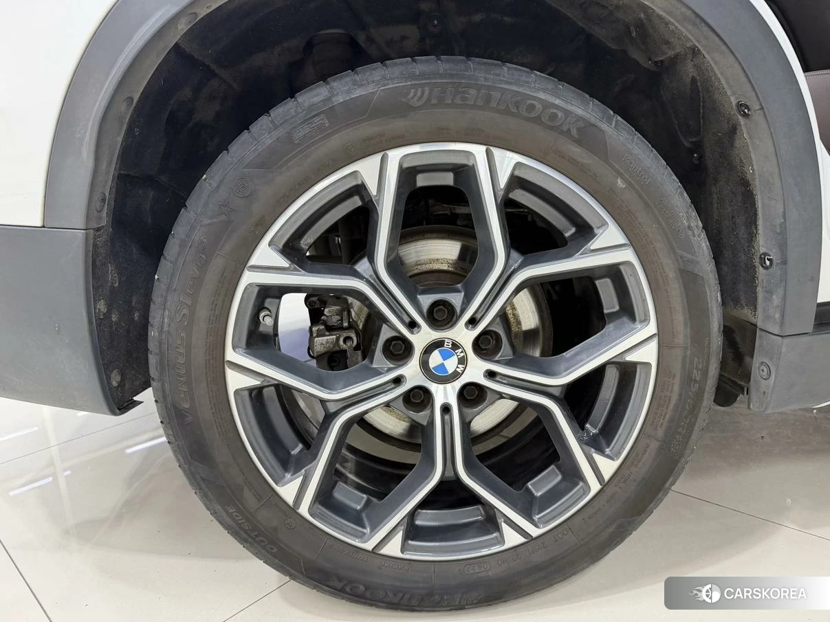 BMW X1 2021 Белый из Китая, фото 2
