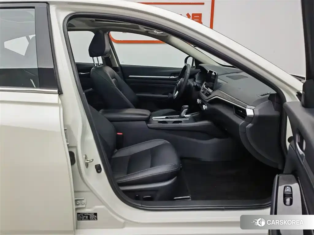 Nissan Altima 2021 Белый из Китая, фото 2