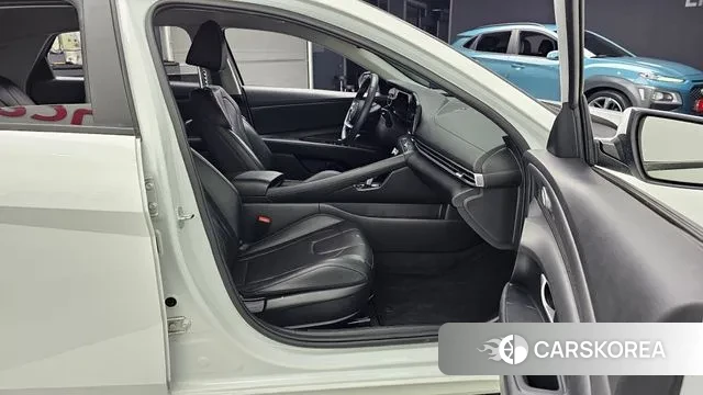 Hyundai The New Avante (CN7) 2023 Белый из Кореи, фото 2