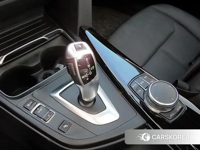 BMW 3 Series (F30) 2018 Белый из Кореи, фото 2