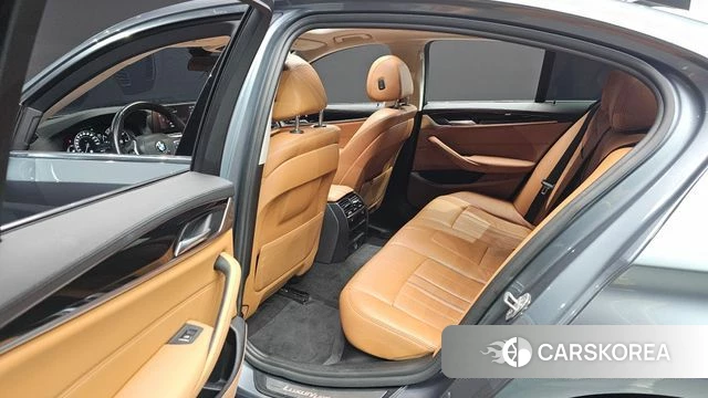 BMW 5 Series (G30) 2018 Серый из Кореи, фото 2