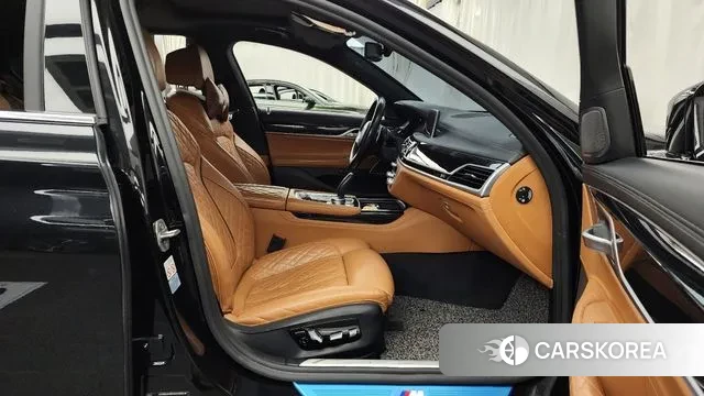 BMW 7 Series (G11) 2021 Черный из Кореи, фото 2