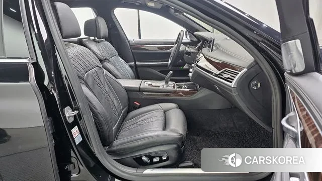 BMW 7 Series (G11) 2018 Черный из Кореи, фото 2