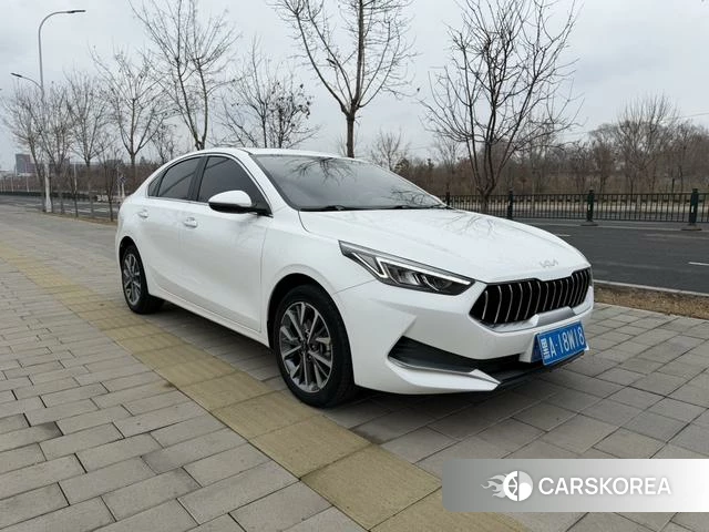 Kia K3 2022 Белый из Китая, фото 2
