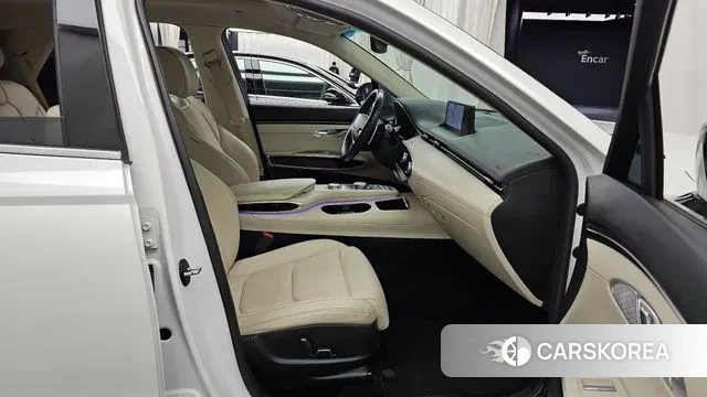 Genesis GV70 2021 Белый из Кореи, фото 2