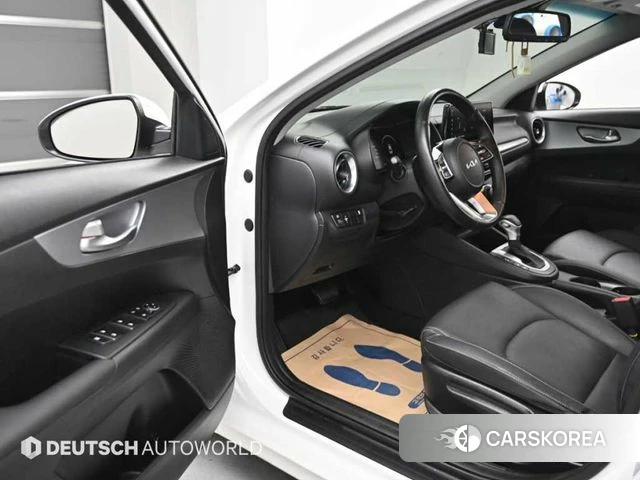 Kia The New K3 2nd generation 2021 Белый из Кореи, фото 2