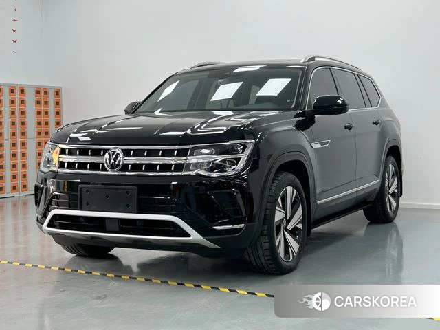 Volkswagen Tourang 2022 Черный из Китая, фото 2
