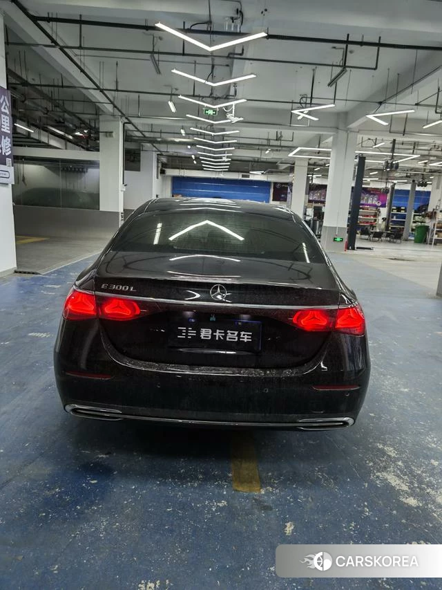 Mercedes-Benz E-class 2024 Черный из Китая, фото 2