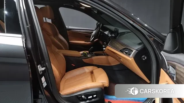 BMW 5 Series (G30) 2020 Серый из Кореи, фото 2