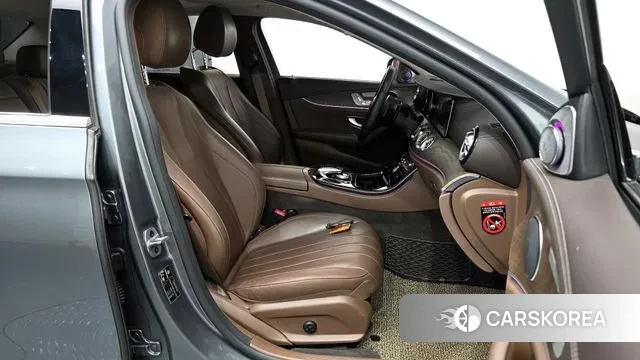 Mercedes-Benz E-Class W213 2019 Серый из Кореи, фото 2