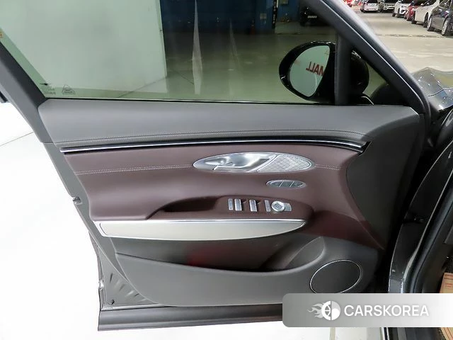 Genesis GV70 2024 Серый из Кореи, фото 2